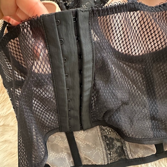 VS Black Lace Women Top - Picture 4 of 5